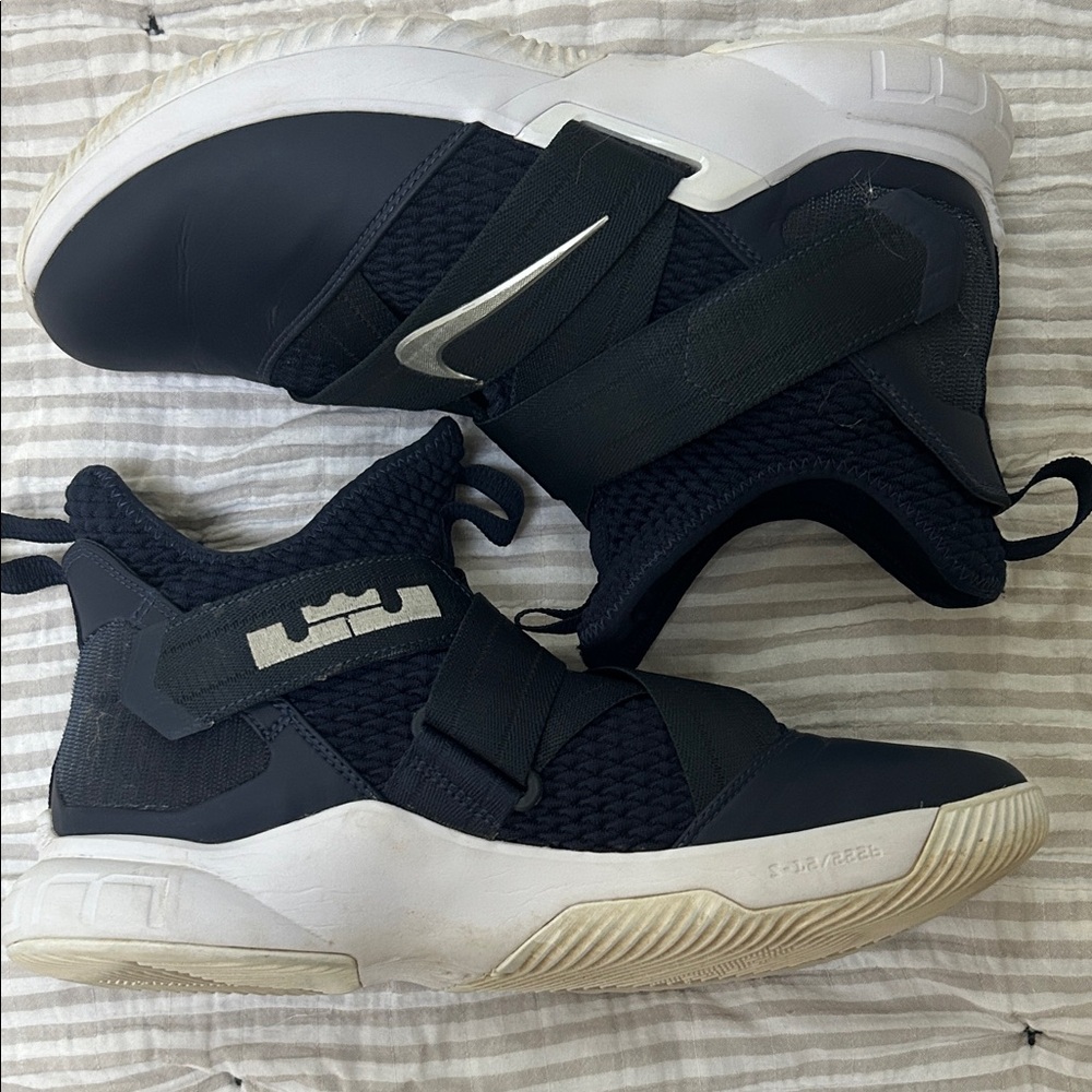 Nike LeBron Soldier Xii (12) Navy Blue Basketball Shoes - Picture 2 of 9